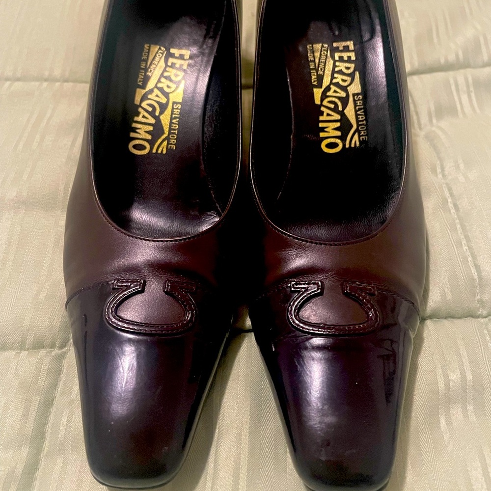 Gorgeous Ferragamo chocolate brown patten toe cap heels